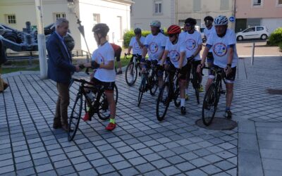 CODEP 71 a porté la flamme olympique pour les 10èmes Jeux de Saône et Loire des jeunes au Creusot le 10 mai 2024
